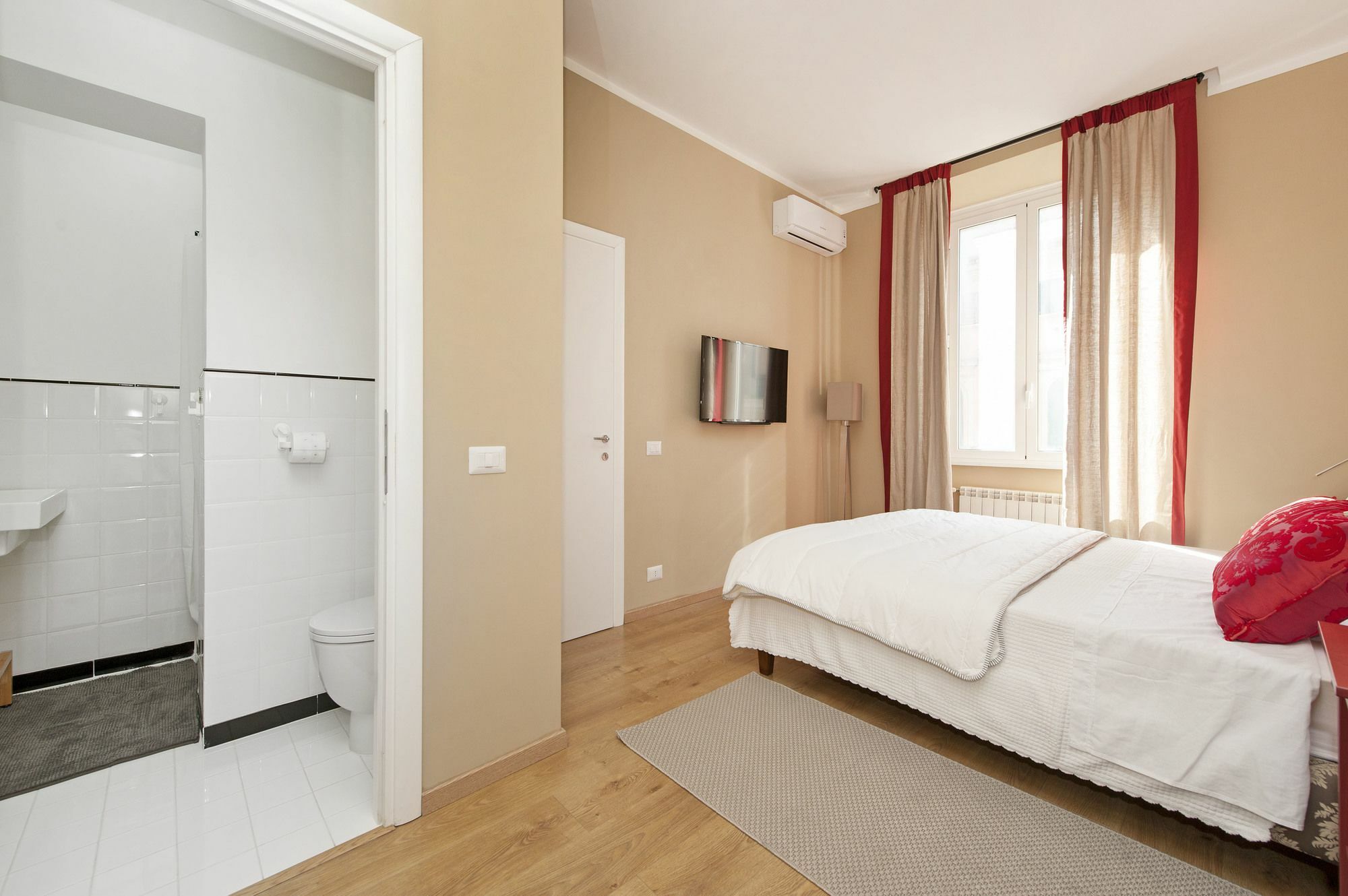 Kiss Inn Рим Экстерьер фото